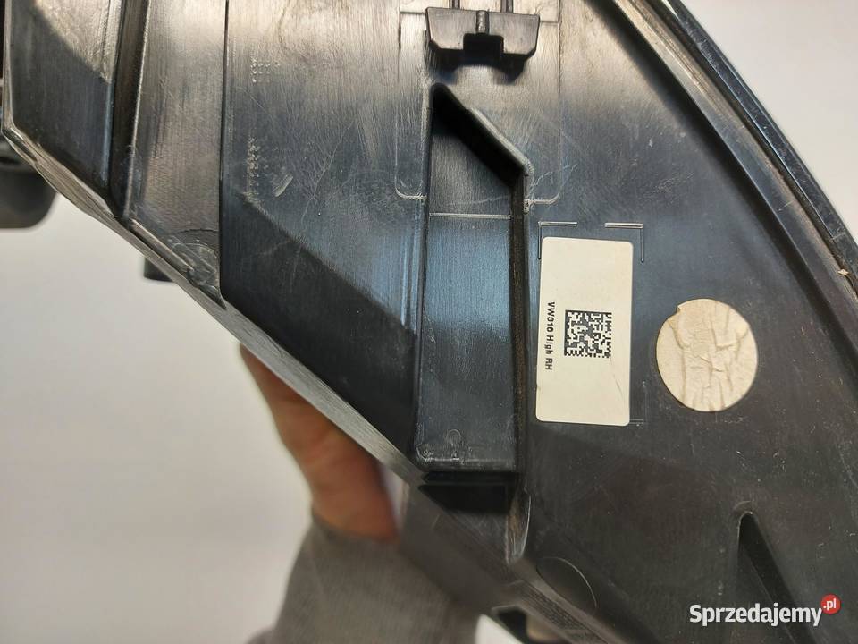 VW ID4 11A 2024r SUV 5D LAMPA PRAWA TYŁ HIGH