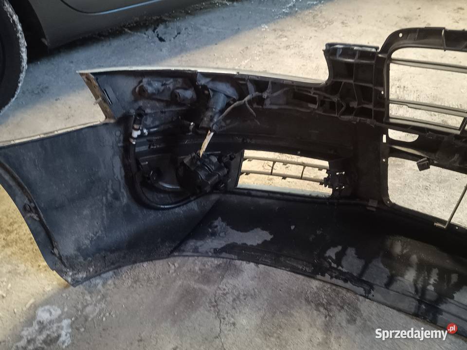 Sprzedam zderzak przedni audi A6 C6 bez grilla Rok produkcji 2006 sprzedam