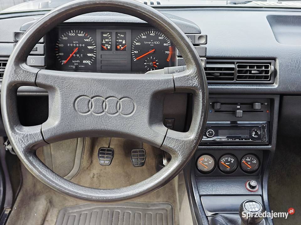 Audi 80 B2 18 benzyna CC manualna skrzynia gniazdo USB 80 Wrocław