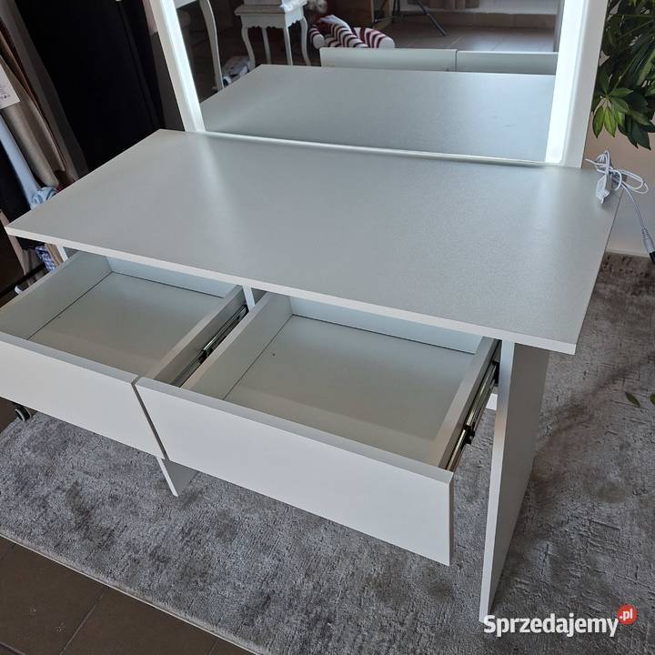 TOALETKA KOSMETYCZNA NOWA Z OŚWIETLENIEM Rudno