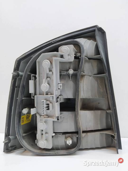 LAMPA TYŁ PRAWA 5D HB GTS Opel Vectra III