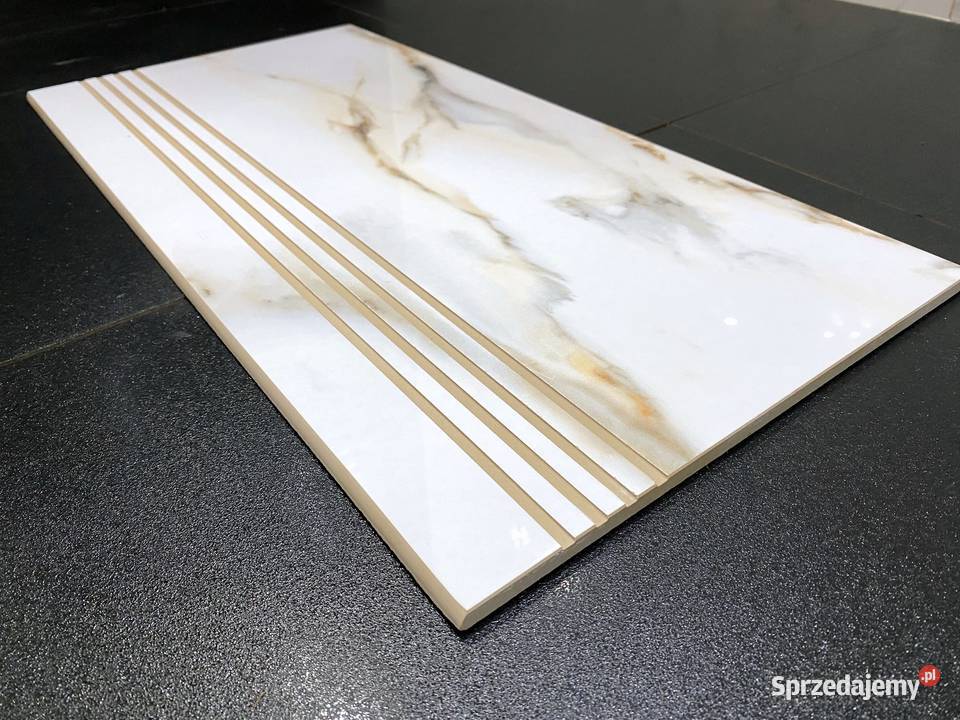 Marmur na schodach CALACATTA 30x60 WYSOKI POŁYSK Podłogi i schody Łask