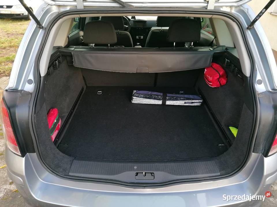 Opel Astra 16 benzina 2010 r asystent parkowania wielkopolskie Poznań