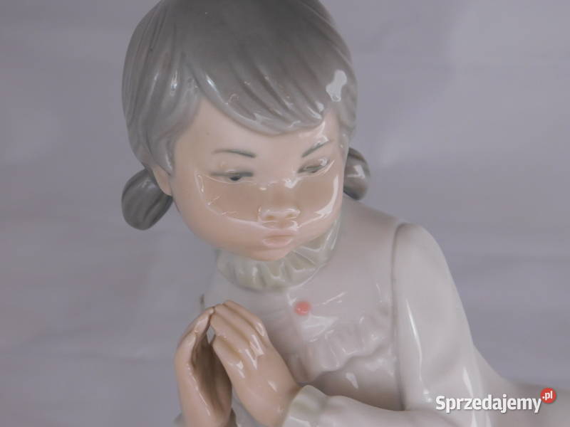 Figurka modlącej sie dziewczyny Zaphir 1337 Fiaf