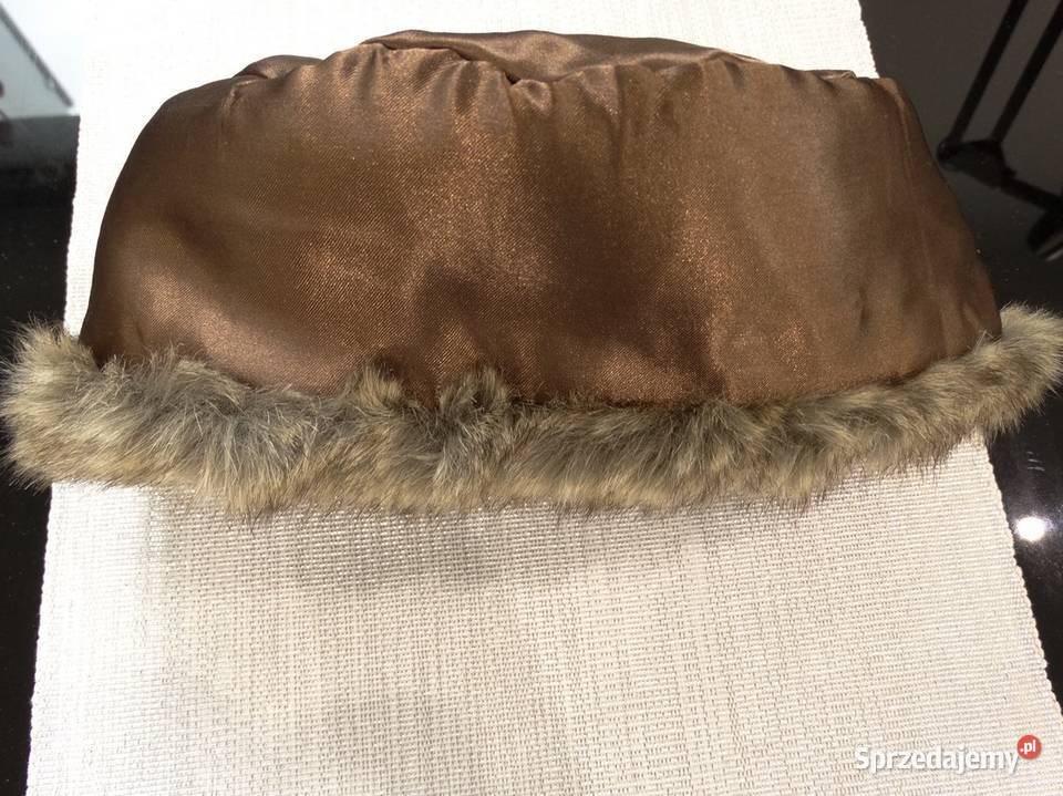 Czapka Futrzana Toczek Sztuczne Futro Beżowa Łomża