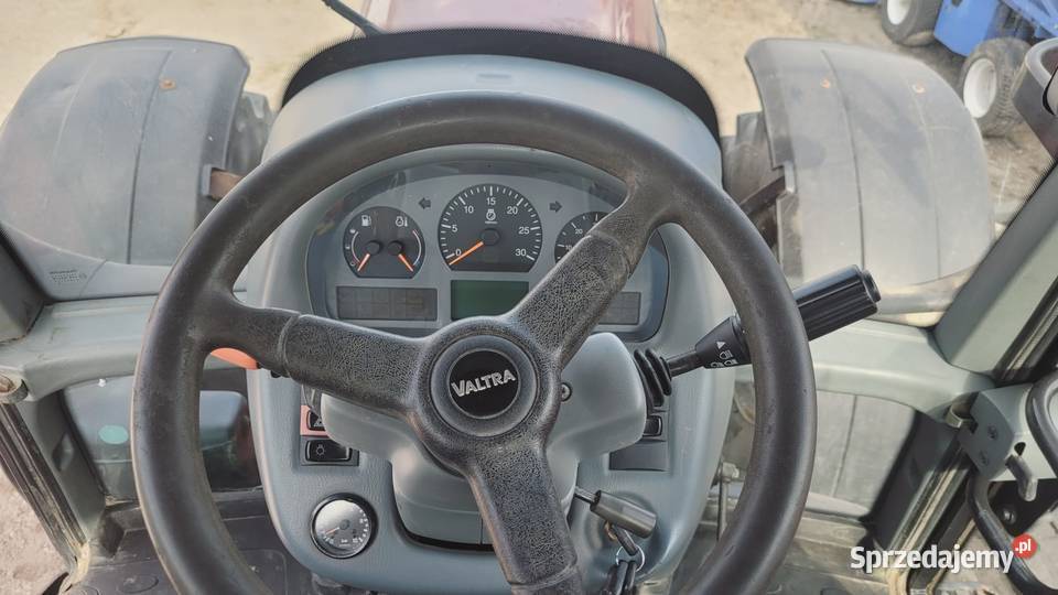 Ciągnik rolniczy Valtra T152 moc 150