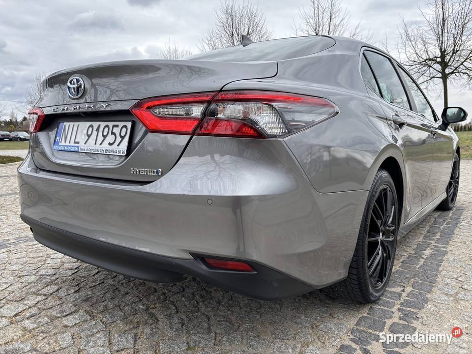 Toyota Camry 25 hybryda 218 Prestige 32000 Salon kupiony w polskim salonie Iława