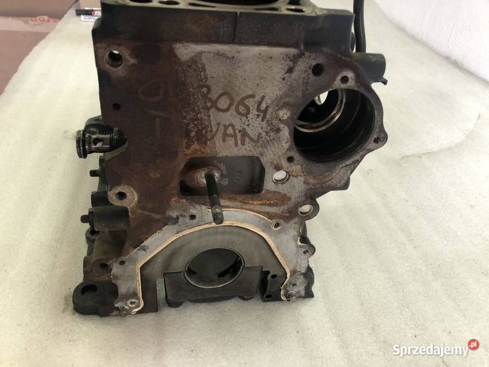 BLOK SILNIKA 03L103021B 20TDI VW TIGUAN 5N CBAB