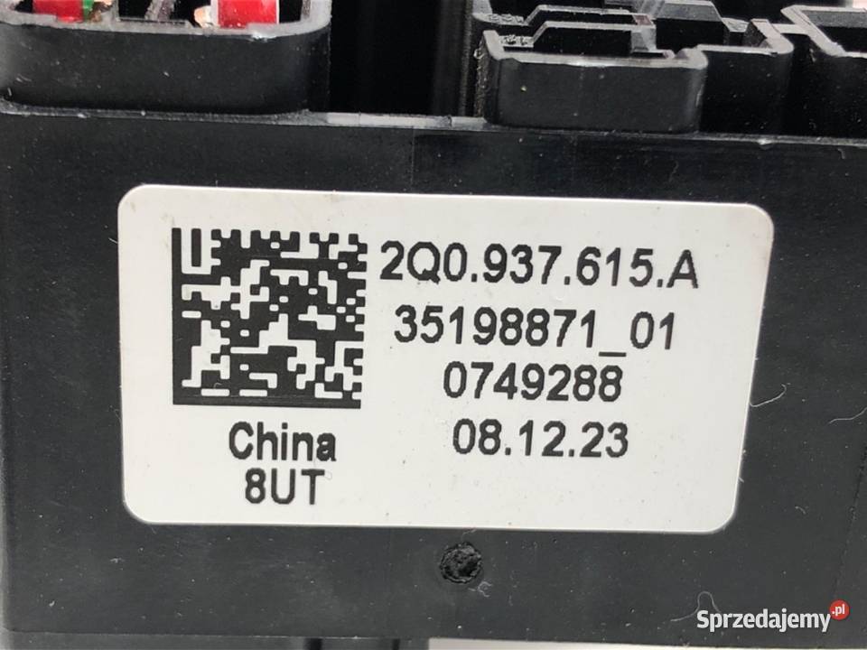 SKRZYNKA BEZPIECZNIKÓW SKODA KAMIQ 2Q0937615A