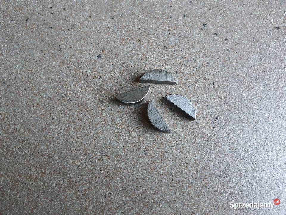 Wpust czółenkowy wałka pobieracza do prasy Czekanów