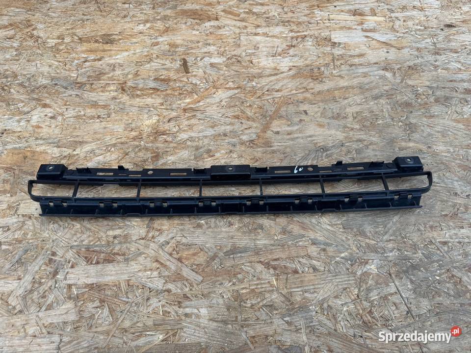 Środkowa kratka zderzaka przód Audi a4 b9 1619