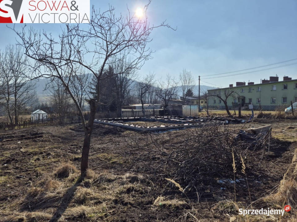 Działka z pozwoleniem na budowę i fundamentami budowlana Grzmiąca