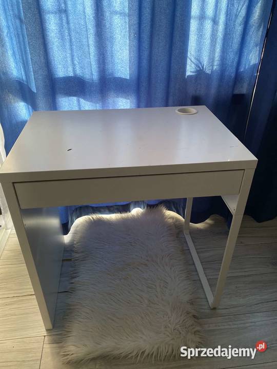 biały stolik białe biurko biała toaletka ikea