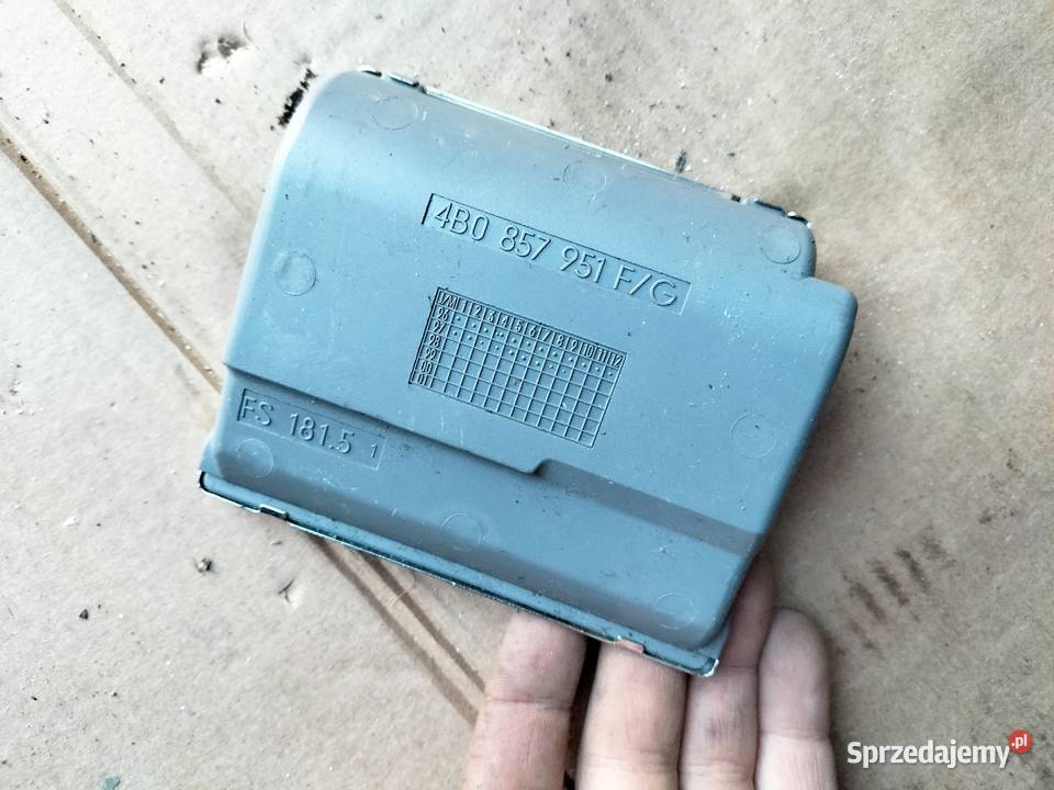 AUDI A6C5 4B0857951 WKŁAD POPIELNICZKI PRZÓD osobowe Kamień-Kolonia