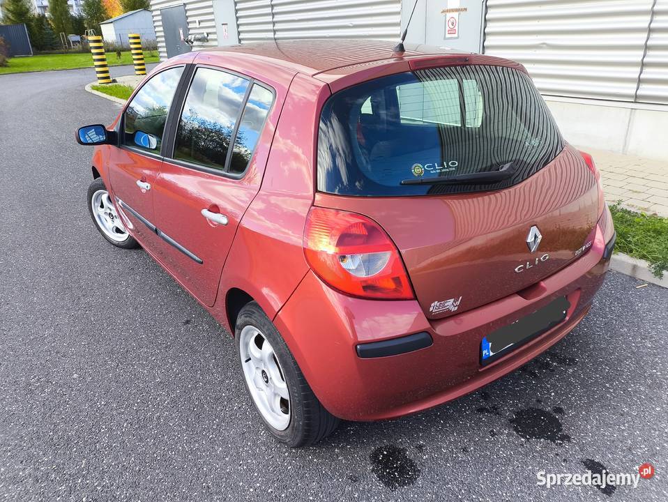 Renault Clio 16 Benzyna 110 koni 5 Drzwi garażowany