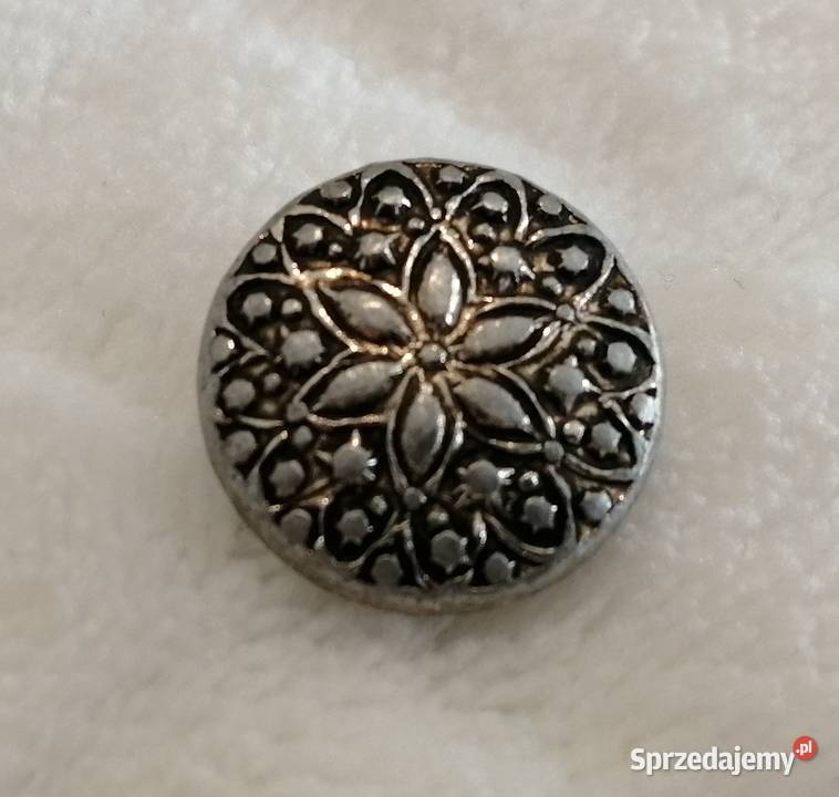 Ozdobny guzik na stopce okrągły 15mm 36 Czeladź