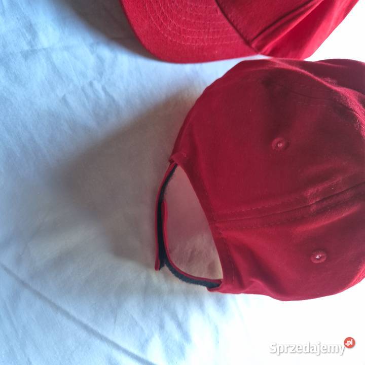Czerwone czapki z daszkiem 2 sztuki nowe małopolskie