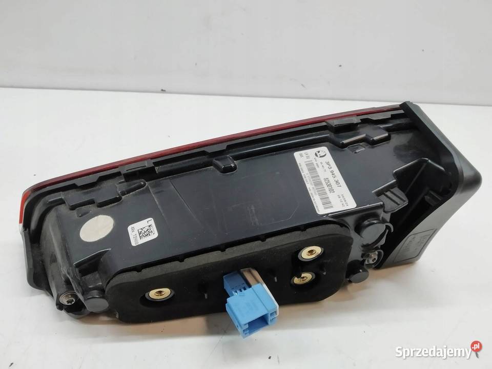 LAMPA TYŁ W KLAPĘ LEWA EUROPA SEDAN HB 3P3945307