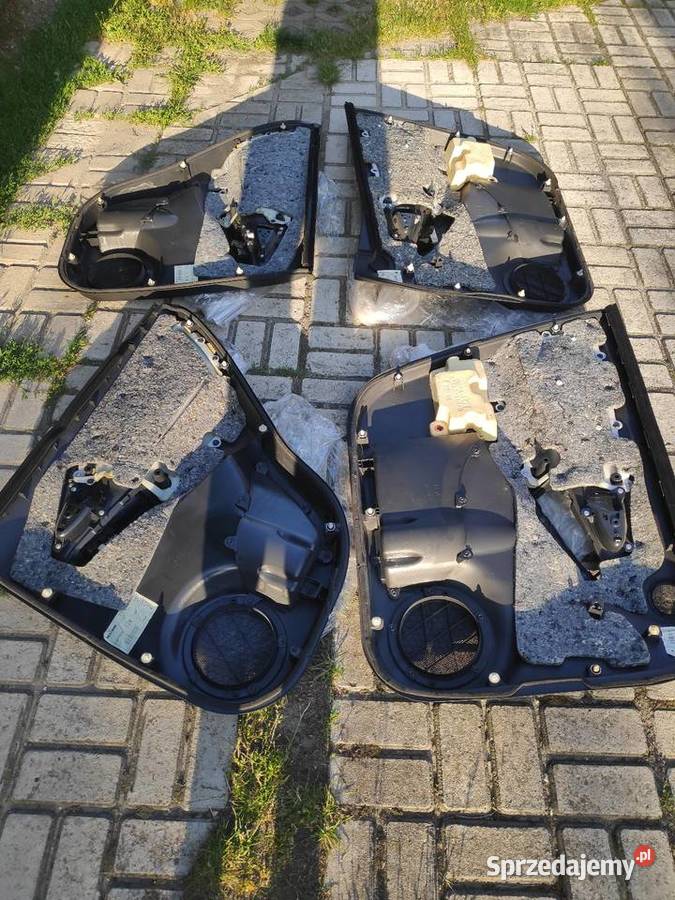 Boczki rav4 III 20133 osobowe Pozostałe Jędrzejów sprzedam