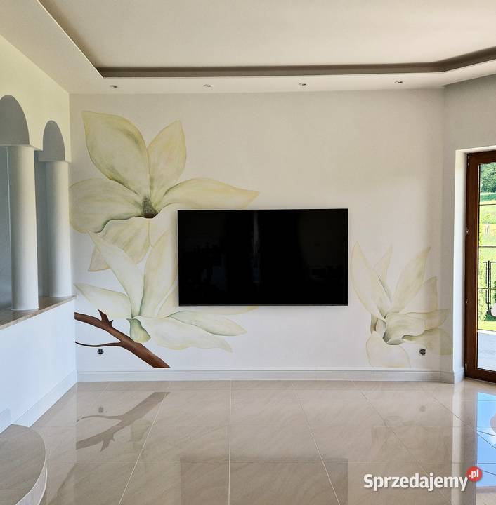 Artystyczne malowanie ścian kwiatowy mural w Brzesko