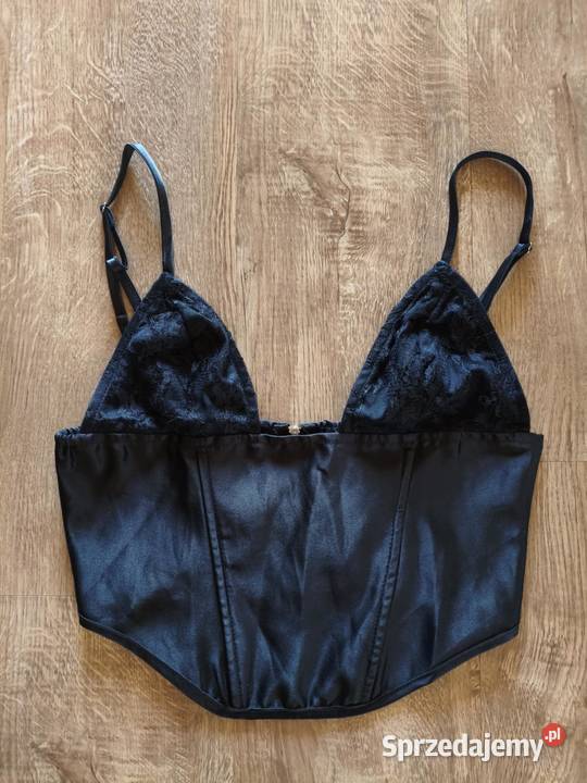 Czarny top gorsetowy na ramiączkach Hajnówka