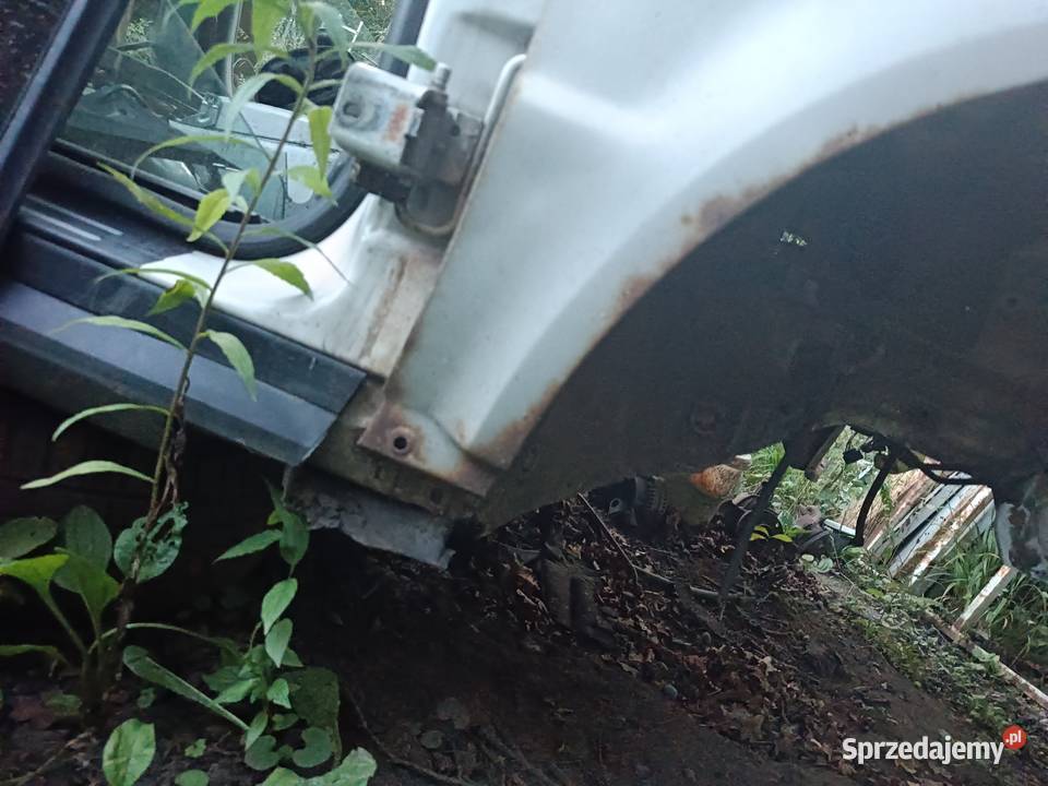 Błotnik Prawy LB7Z Passat B5 P1 Myszków