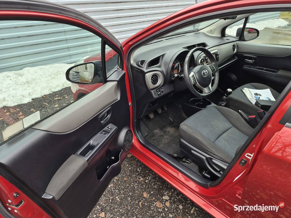 Toyota Yaris 13benz kamera Panorama Bezwypadkowy radio