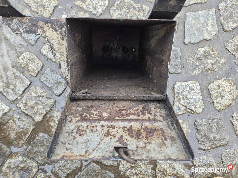 Skrzynka narzędziowa Ursus C330 Bucze sprzedam