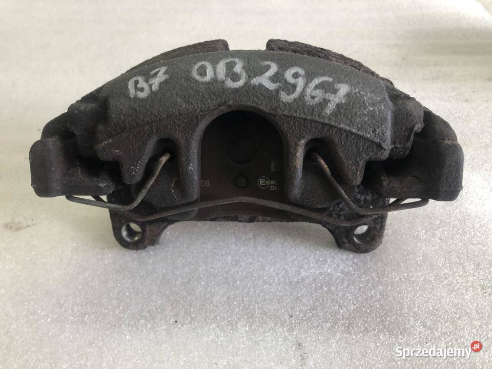 ZACISK HAMULCOWY PRAWY PRZÓD VW PASSAT B7 20TDI