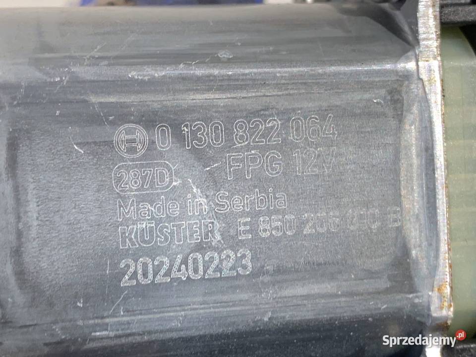 PODNOŚNIK SZYBY PRAWY PRZÓD SKODA KAMIQ