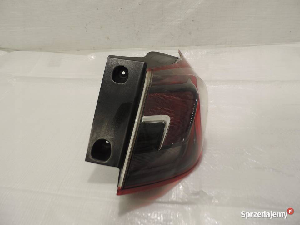 OPEL CROSSLAND X LAMPA PRAWA TYLNA