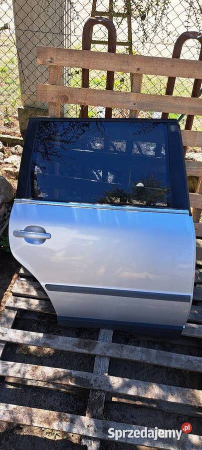 Drzwi prawy tył VW Passat B5 kombi 1998r osobowe Luzino sprzedam