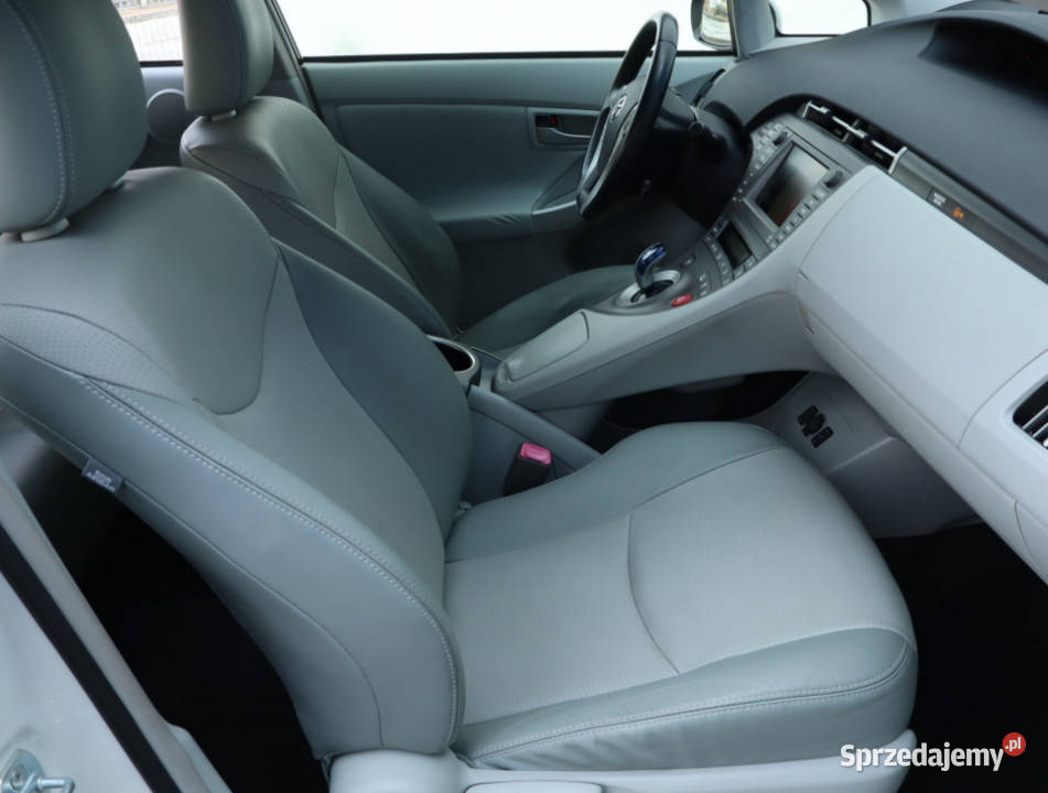 Toyota Prius 18 VVTi PHV