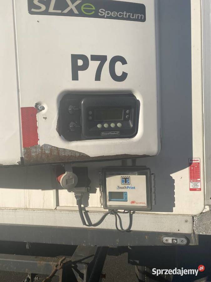 ZASŁAW chłodnia 2 strefy 25C 15 palet winda stan Zaslaw Tulce