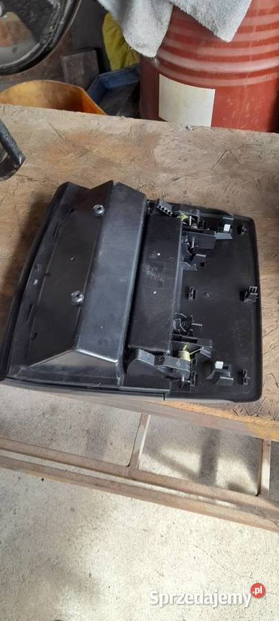 Vw multivan t5 schowek sprzedam