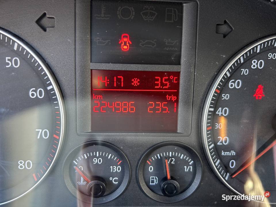 VW Golf V 16 MPI Benzyna LPG srebrny sprzedam