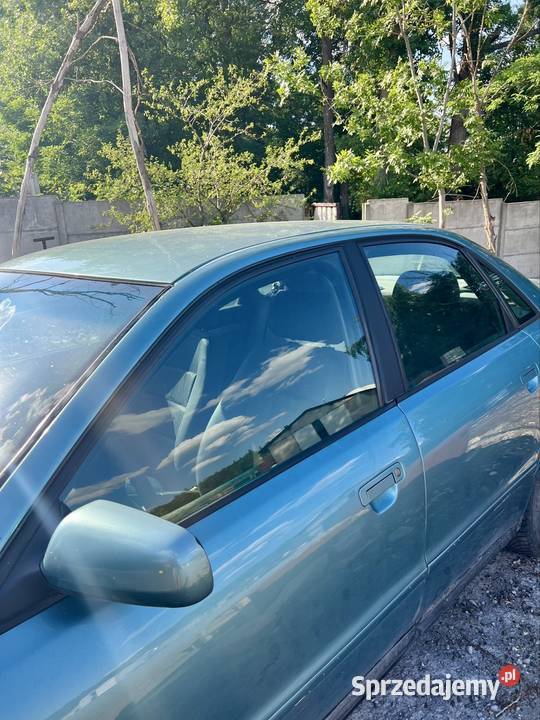 Audi A4 B5 16 gaz 4/5 Działoszyn