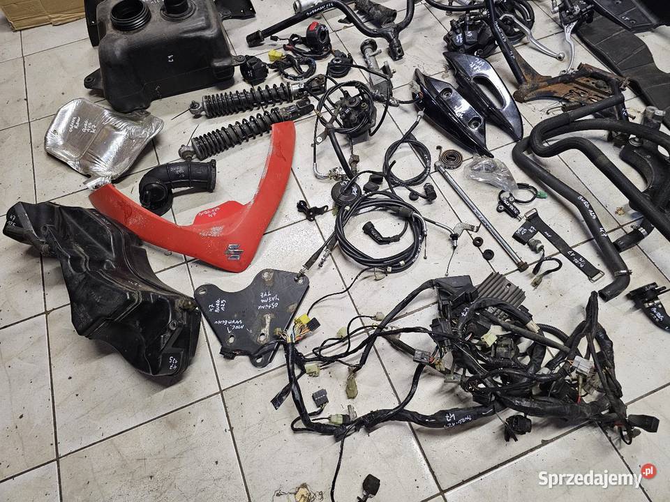 Suzuki Burgman 125 k7 części owiewki bak koło Jelenia Góra sprzedam