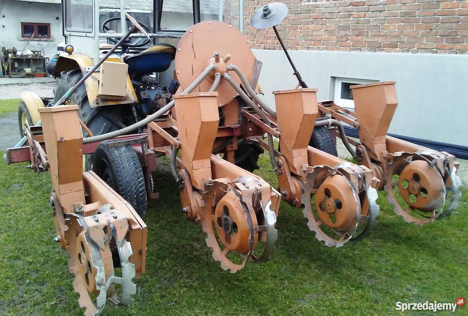 Sprzedam siewnik do kukurydzy 4rzędowy Niziny