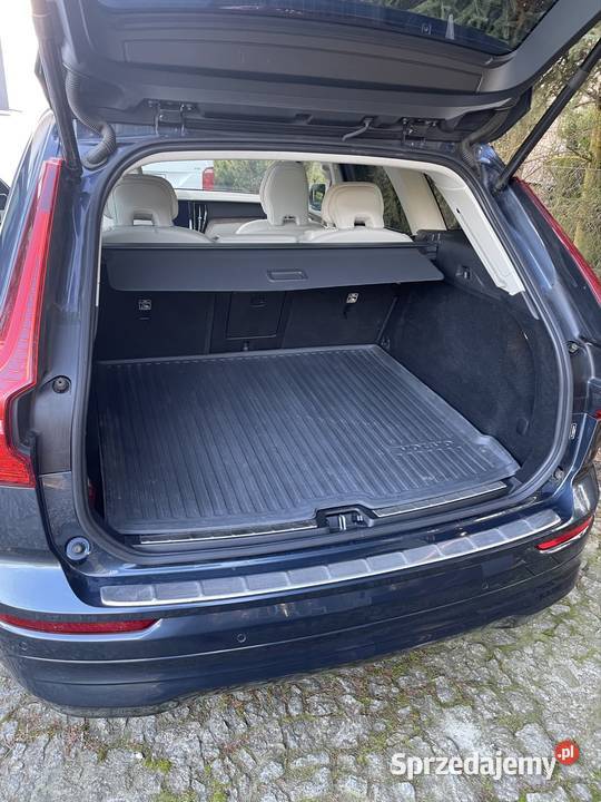 Volvo XC60 XII 2022 18 przebieg hybryda niebieski Motoryzacja sprzedam