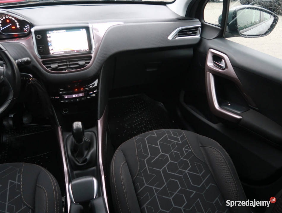 Peugeot 2008 12 PureTech nawigacja Katowice