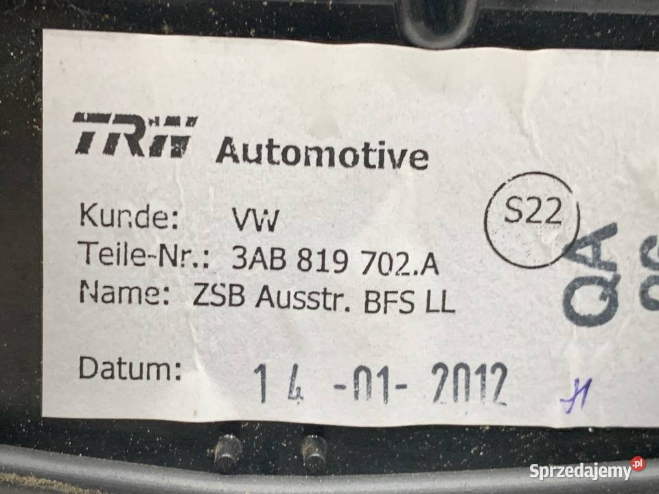 KRATKA NAWIEWU PRAWY PRZÓD VW CC B7 3AB819702A