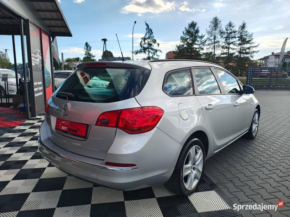 Opel Astra Sport Tourer 14BenzynaLPG Niski elektryczne szyby Zarszyn