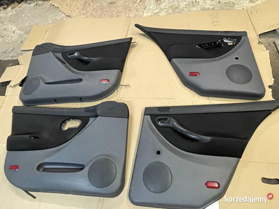 Sprzedam boczkitapicerke leon 1