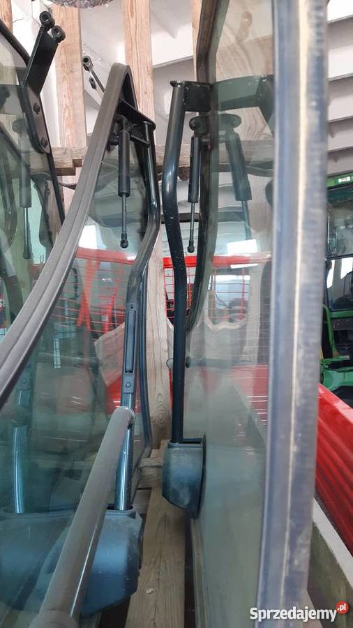 Drzwi szklane Claas Arion 400 prawe i lewe Nowe Pozostałe Zaklików sprzedam