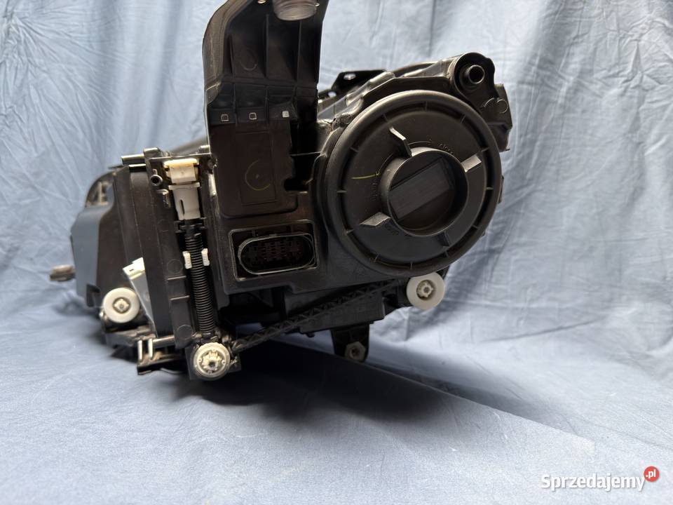 LAMPA PRZEDNIA PRAWA MB A1679065211 Września sprzedam
