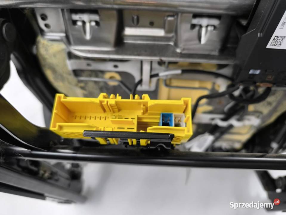 FOTEL KIEROWCY LEWY PRZÓD KOMPLETNY BMW F20 sprzedam