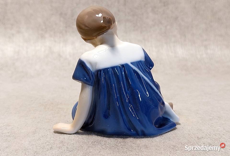Figurka Royal Copenhagen 15 Dziewczynka z lalką Koszalin