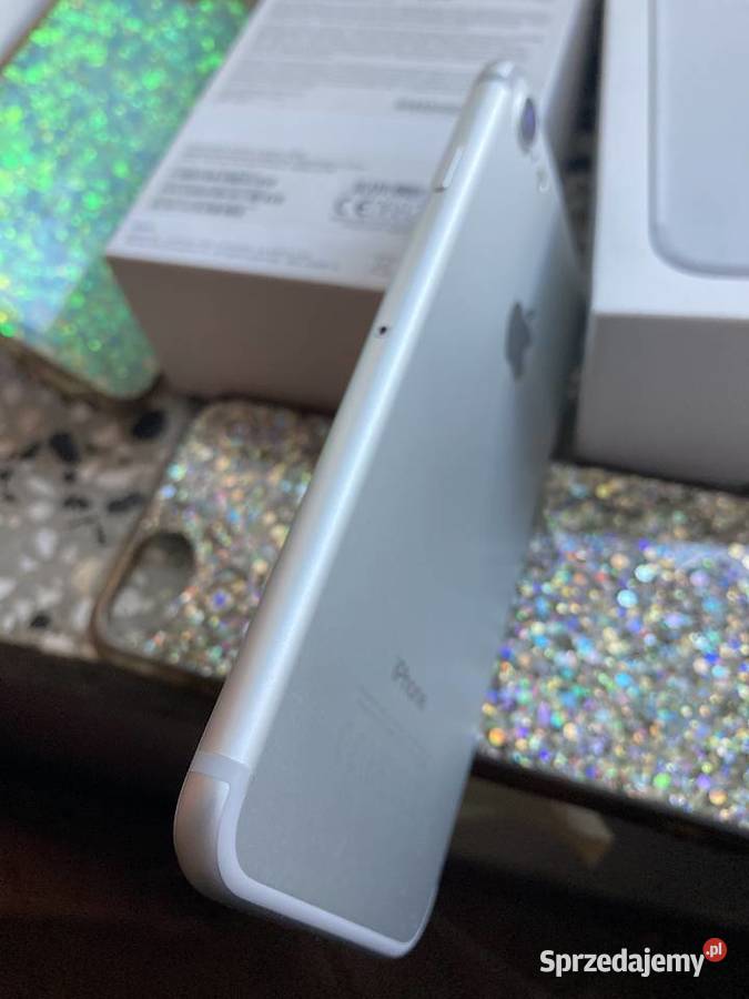 iPhone 7 srebrny Apple / iPhone Ulhówek