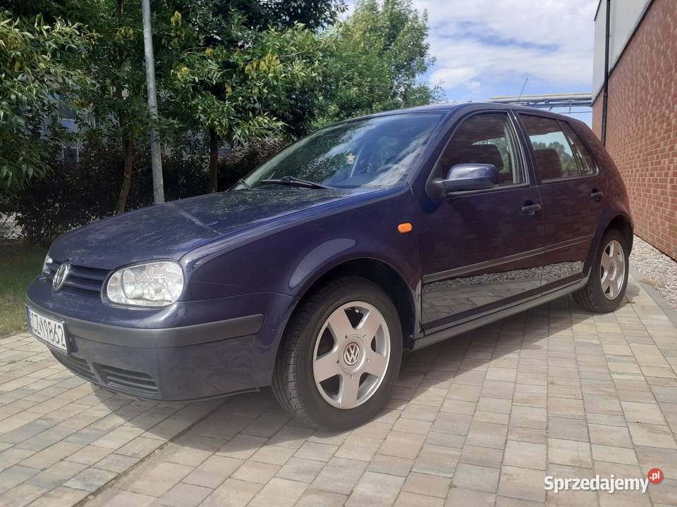 Volkswagen Golf IV 14 Benzyna stan niebieski Radomsko